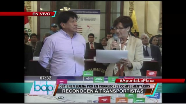Alcaldesa Susana Villarán entregó buena pro para corredores complementarios