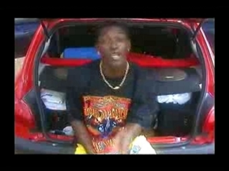 clavely-kissa (NEG A SOUND PROD)