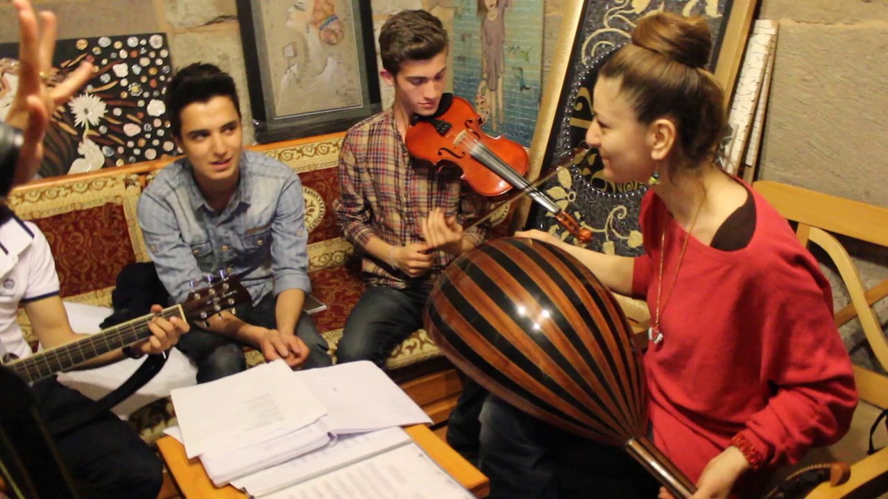 İlkokul öğrencilerim büyümüşler, Öğretmenleri ile müzik yapmak istemişler  :) Ne mutlu bana...