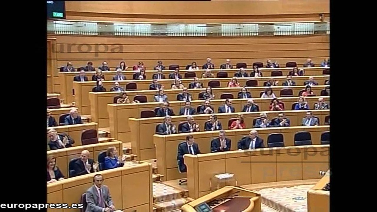 Rajoy pide al PSOE que no niegue la realidad