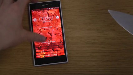 Sony Xperia Z1 - Knife Screen Scratch Test