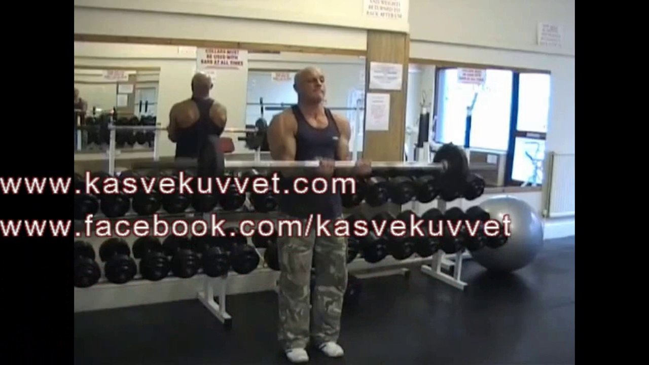 Close Grip Barbell Curl