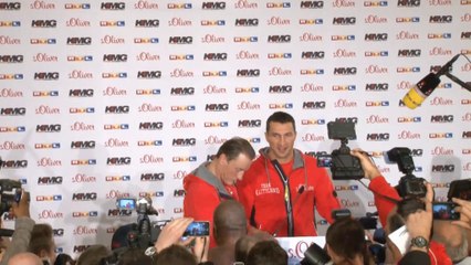Briggs crashes Klitschko news conference