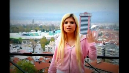 Eli Sıcak Suda Yanan Arabesk Rapçi Kız