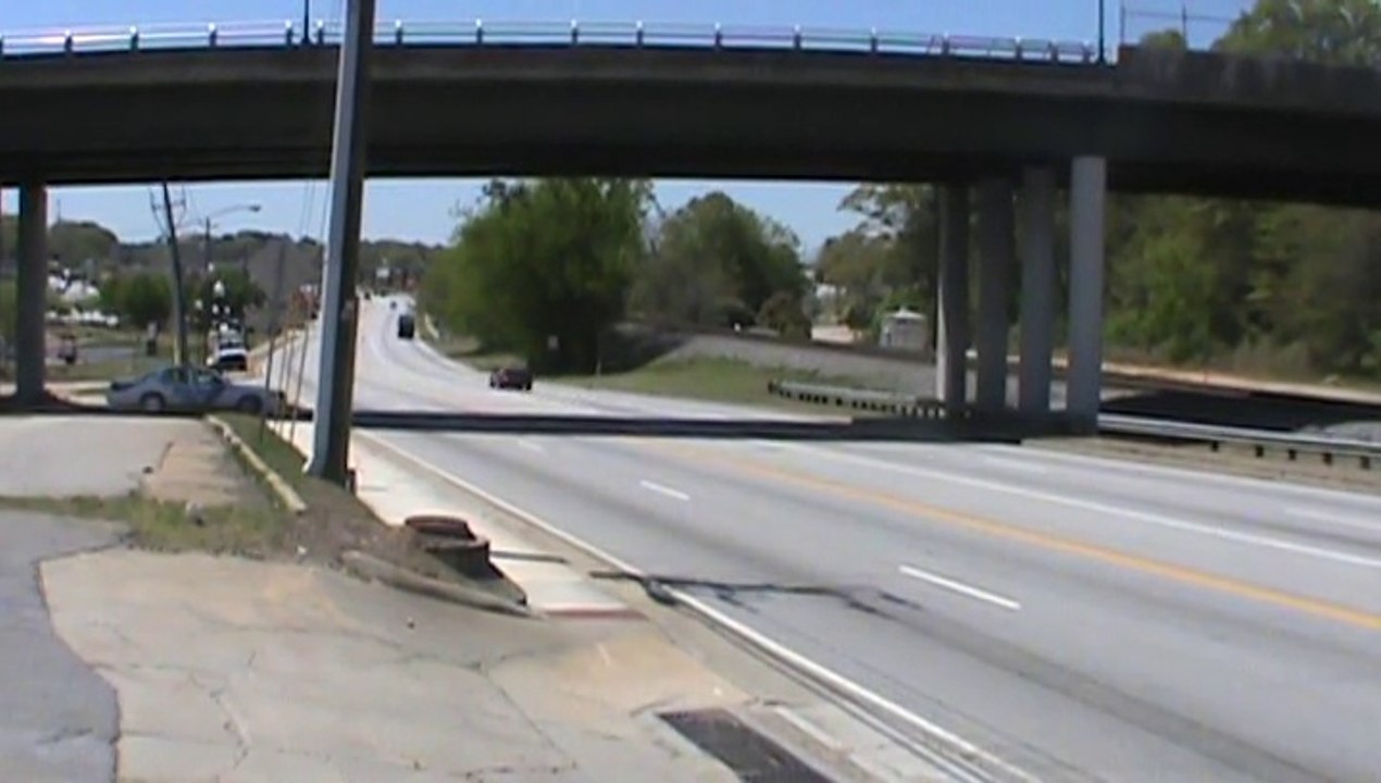 CN power leads NS 290 EB through Austell Ga.