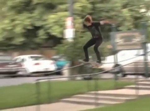 Violent Skate Nutshot... Poor Skater Boy!