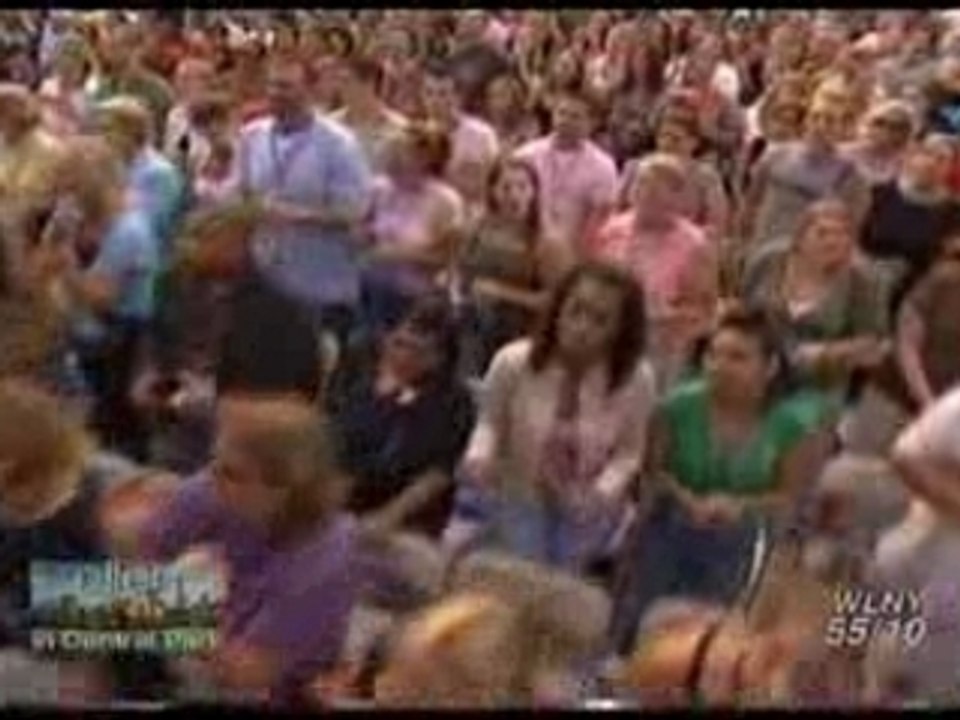 Beyonce - Deja Vu (Live On Ellen)