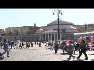 Napoli - Pasquetta anticrisi, i napoletani restano in città (22.04.14)