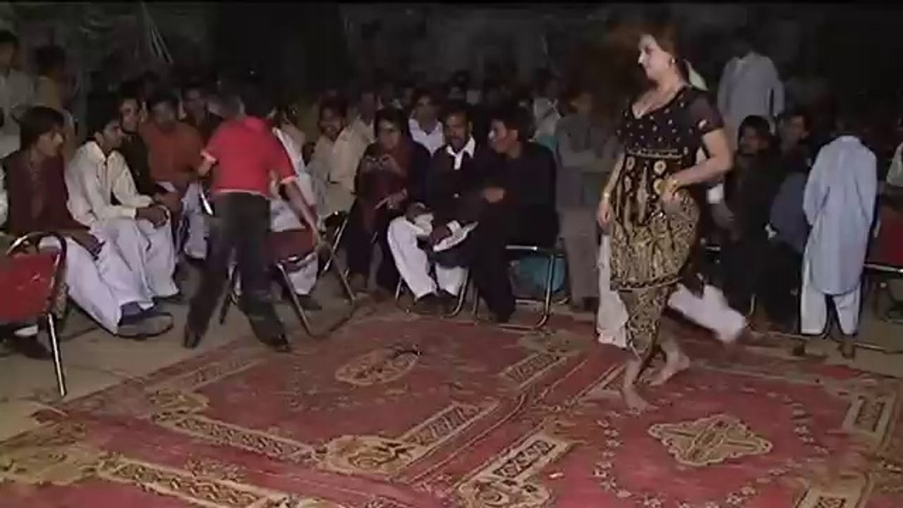 HOT DESI MUJRA SARGODHA.mpg
