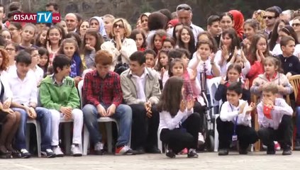 Çemberi Gözüne Dolanan Öğrenci Horon Oynamaya Devam Etti