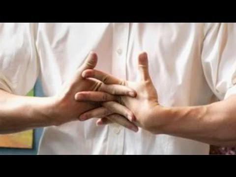 What causes knuckles to make popping sounds?