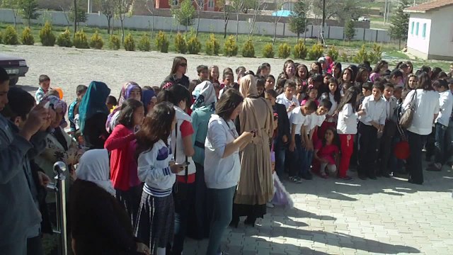 23 NİSAN-PAMUK PRESES VE 7 ÇÜCELER.AVI-