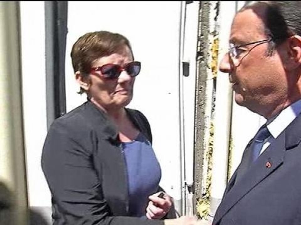 François hollande hué: "Jaurès, il parlait pas comme vous" - 23/04