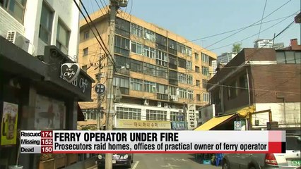 Contrary to crew's claims, pictures show life floats were releasable