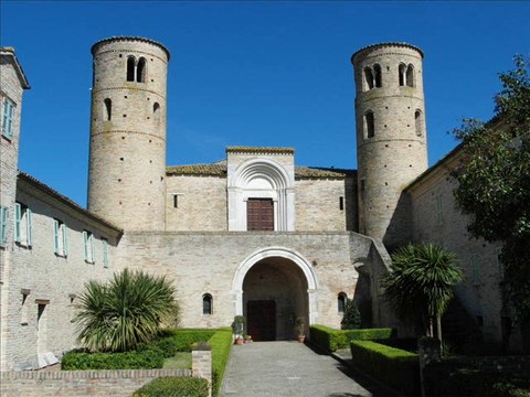 ABBAZIA DI SAN CLAUDIO AL CHIENTI (CORRIDONIA, MACERATA, ITALY)