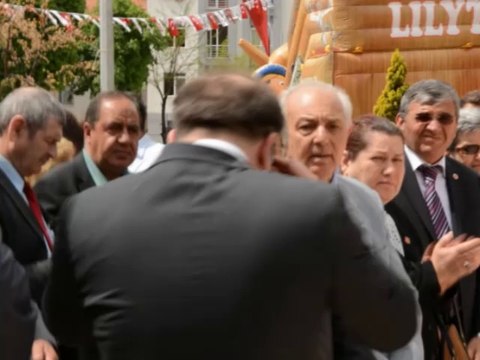 CHP ve ADD çelenk bıraktı