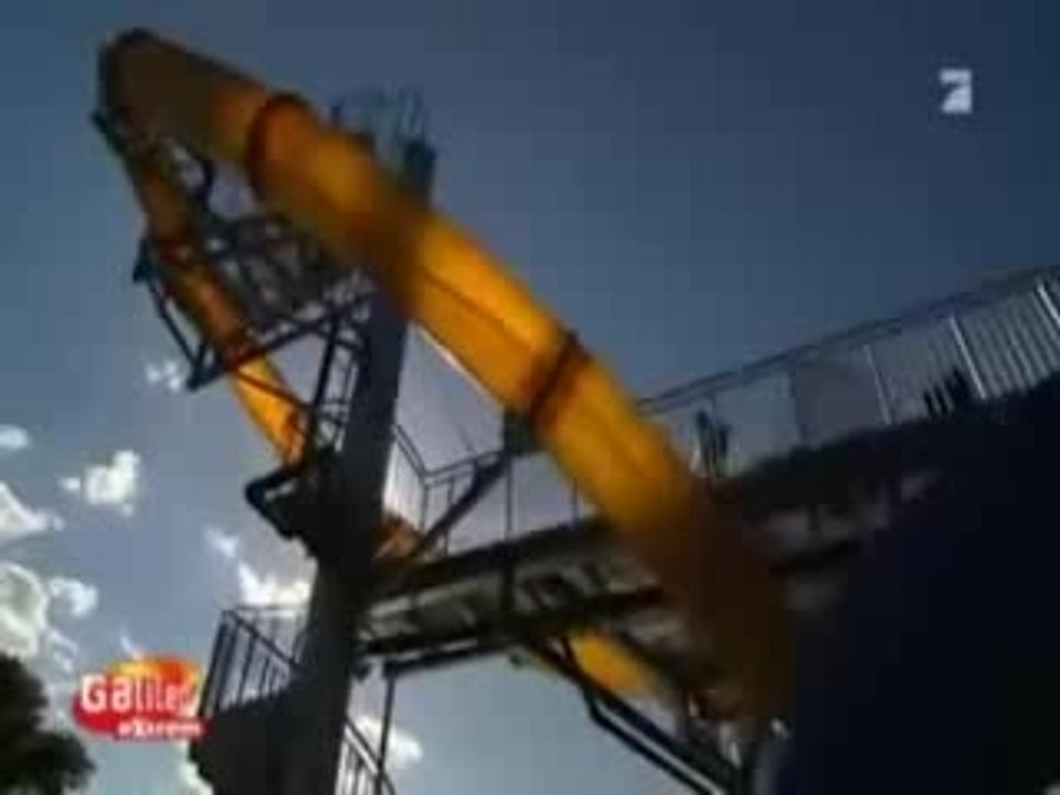 Un toboggan looping qui vous fait descendre à pic