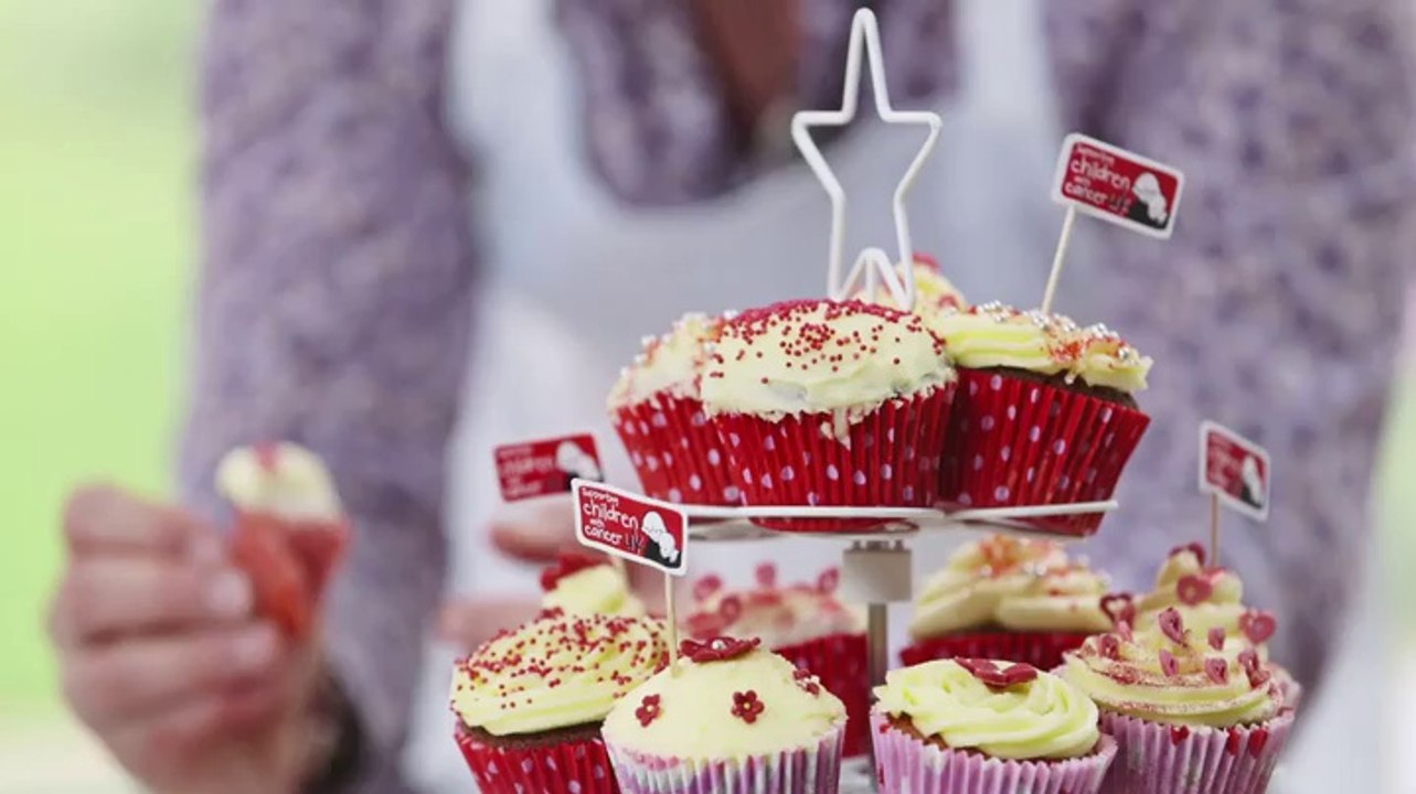 Paul Young raises dough to help young lives