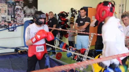 Karim Guerfi croise les gants avec Khedafi Djelkhir à l'entraînement