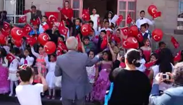 YÜCEL ÇAKMAKLI FİLM ATÖLYESİ EKİBİNDEN EROL MUTLU'NUN KAMERASINDAN 23 NİSAN ETKİNLİĞİMİZ