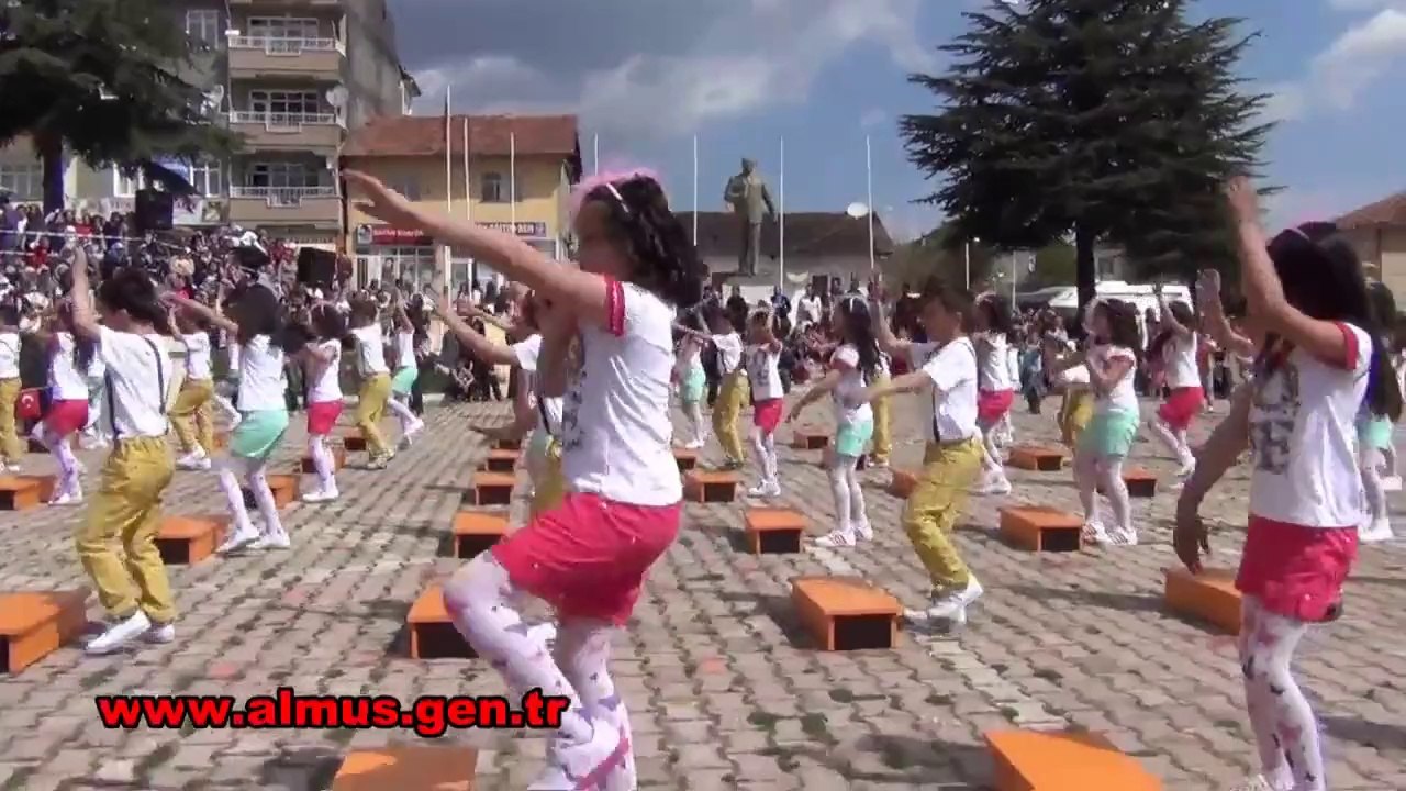 23 Nisan 2004 Almus Kutlamaları