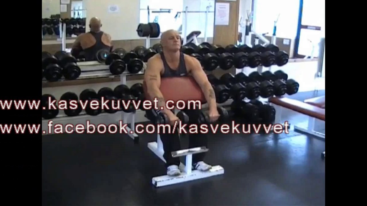 Dumbell Reverse Preacher Curl