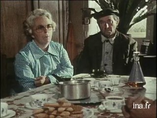 La première qui pousse la porte est une sorcière