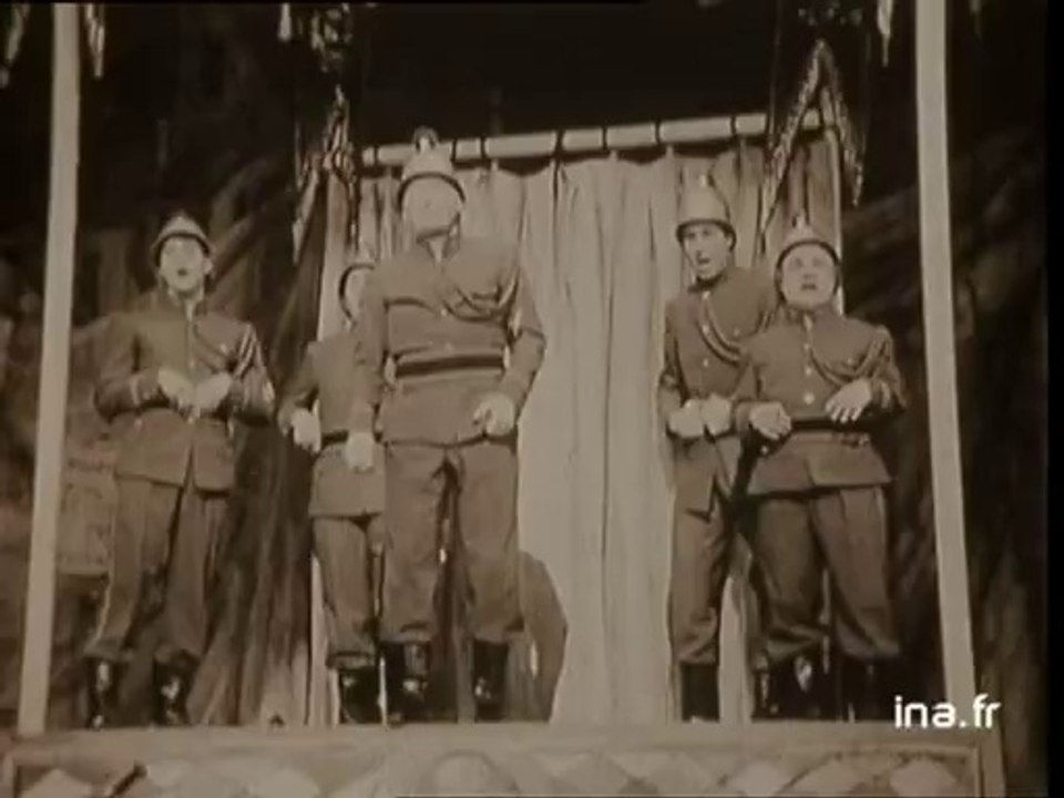 BOURVIL dans l'opérette "Ouah ouah"