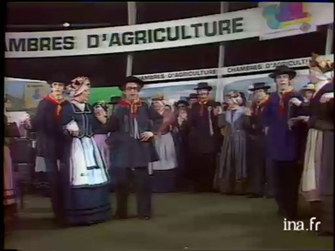 Bourrée par un groupe folklorique auvergnat