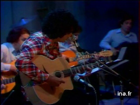 Enrico Macias à la guitare Suite espagnole