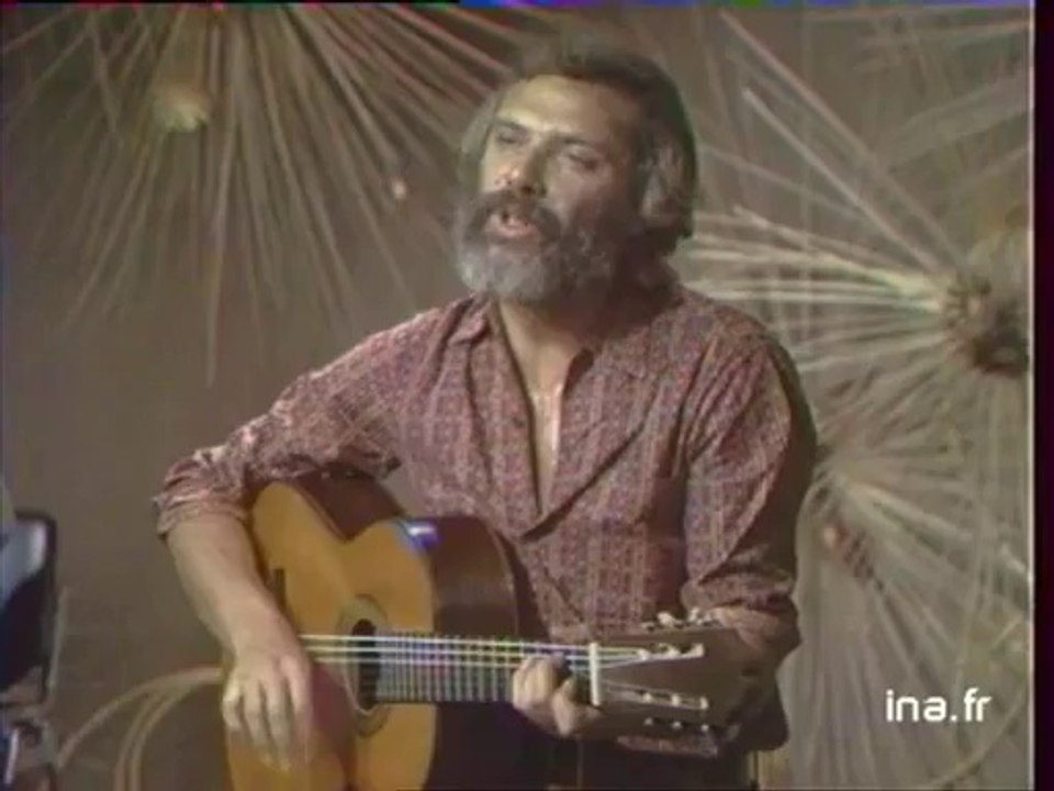 Georges Moustaki "Voyage" (live officiel) - Archive INA