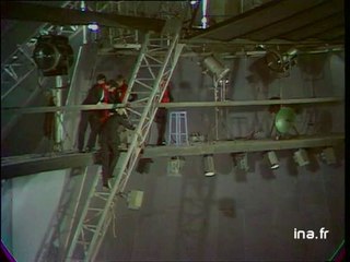 Les Charlots "Je chante en attendant que ça sèche"