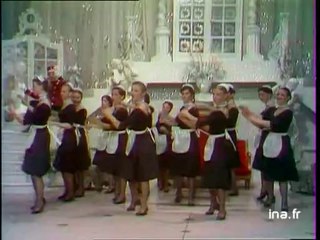 Les Tap's girls de Chatillon dans un numéro de claquettes