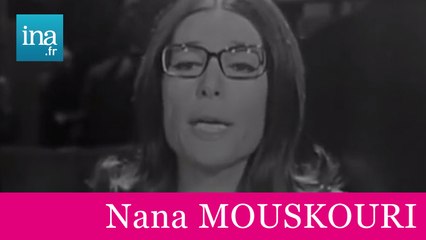 Nana Mouskouri "Les parapluies de Cherbourg" (live officiel) - Archive INA