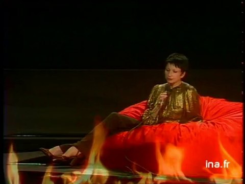 Zizi Jeanmaire Frileuse