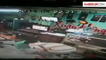 Telefonunu şarj etmek istedi Elektrik Çarptı