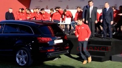 Iker y Sara, totalmente felices junto a Martín