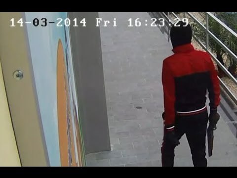 Sant'Arpino (CE) - Rapine a supermercati tra Napoli e Caserta, 4 fermi (23.04.14)