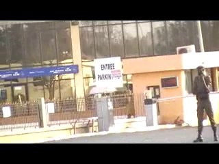 Vidéo:Les journalistes indésirables, hier à l’aéroport Léopold Sédar Senghor
