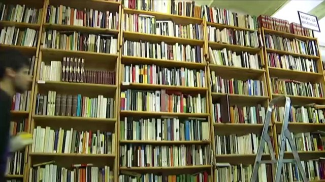 TV3 - Telenotícies vespre - Sant Jordi recomanacions de novel·la en castellà