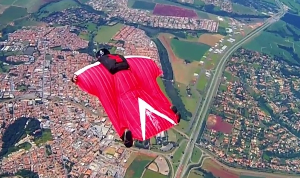 XRW 1 - Skydiving/Wingsuit