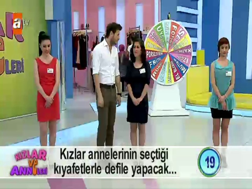 kizlarveanneleri24nisan1