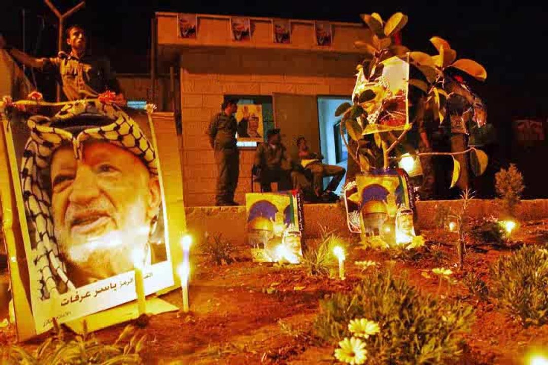 [DIAPO] Yasser Arafat, la mort mystérieuse d'un héros de la lutte palestinienne