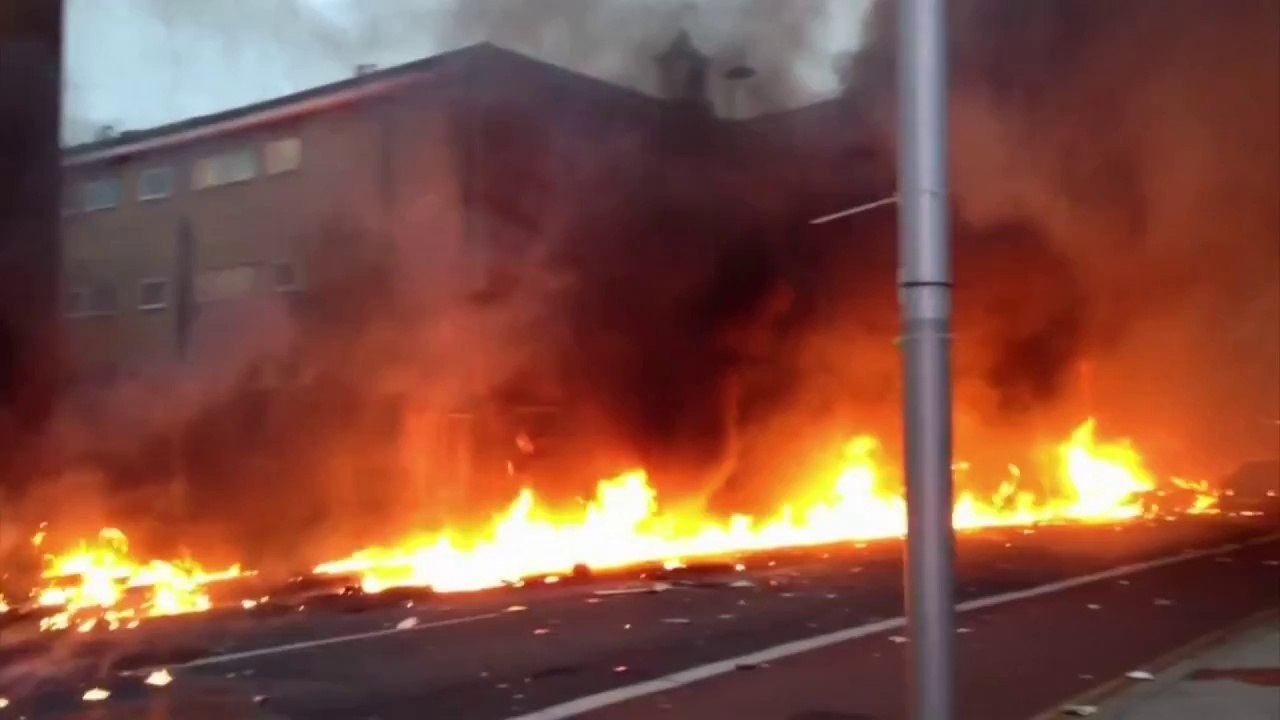 London helicopter crash: two dead, two buildings set fire