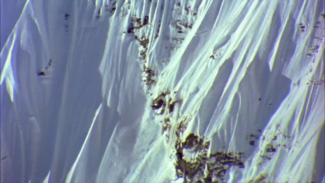 Duffel Bag Snatches First Descent From Jeremy Jones - Snowboard