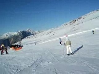 Louisa fait du ski