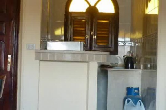 شقة بالقرب من البحر للبيع أو للإيجار بقرية الفرسان طريق القرى