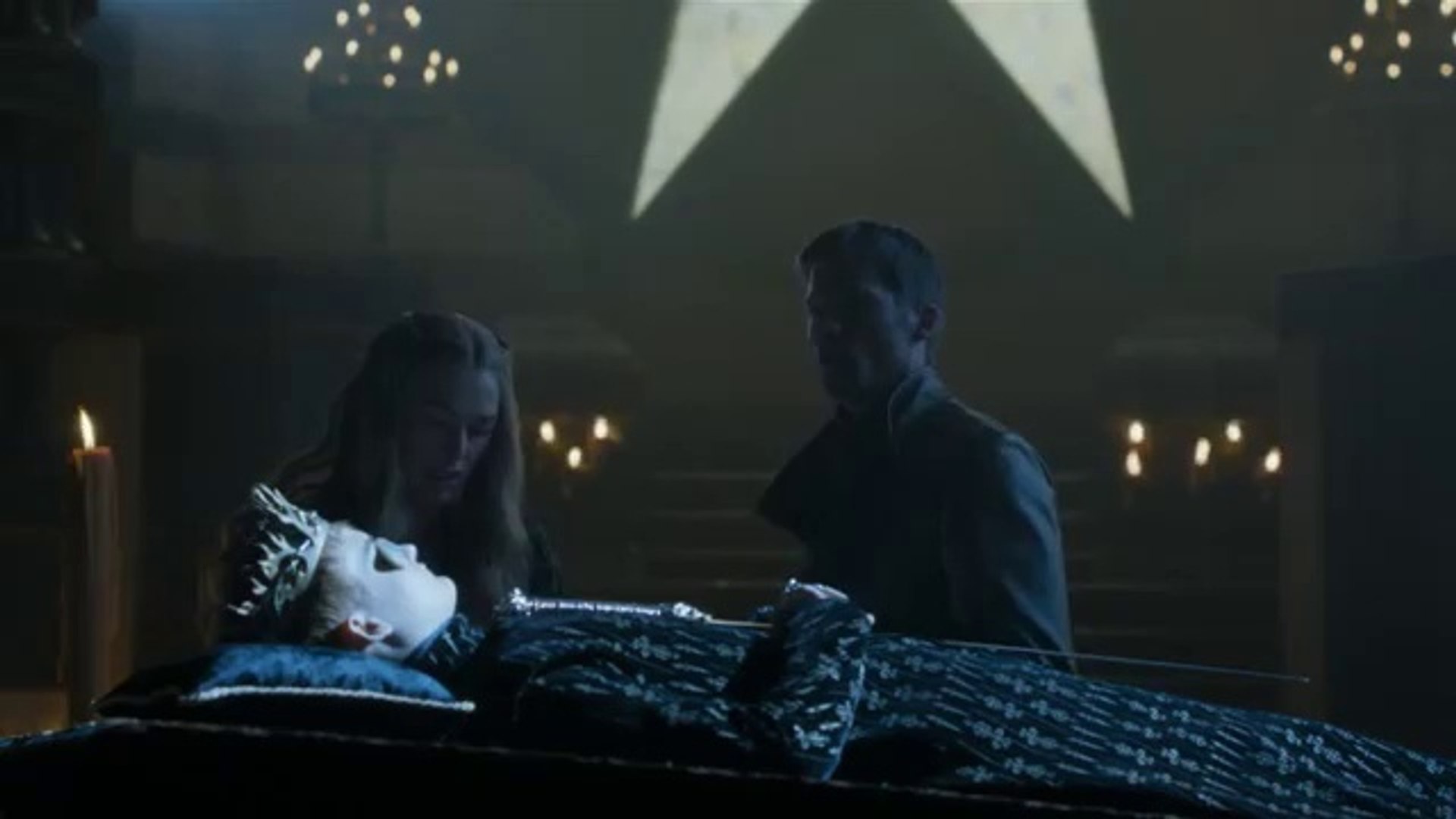 Sex scene next to joffreys body