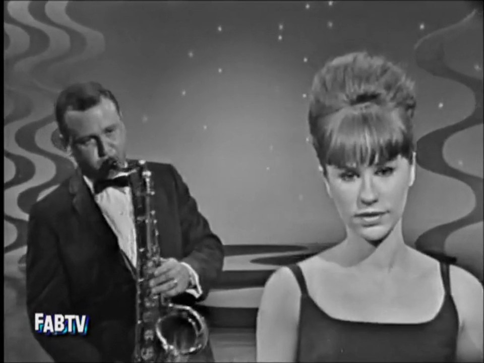 ASTRUD GILBERTO & STAN GETZ - The Girl From Ipanema (1964)