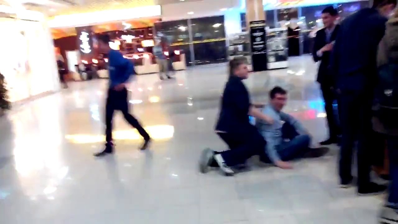 Russe qui test l'Oculus Rift : grosse crise de panique!